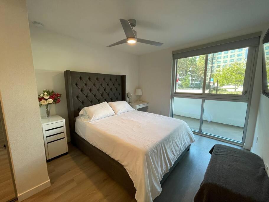 Luxurious Apartment Bardeen New Port Beach 1 Bedroom Irvine Exterior photo