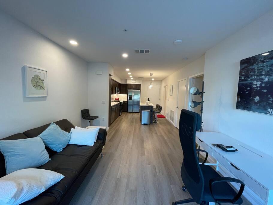 Luxurious Apartment Bardeen New Port Beach 1 Bedroom Irvine Exterior photo